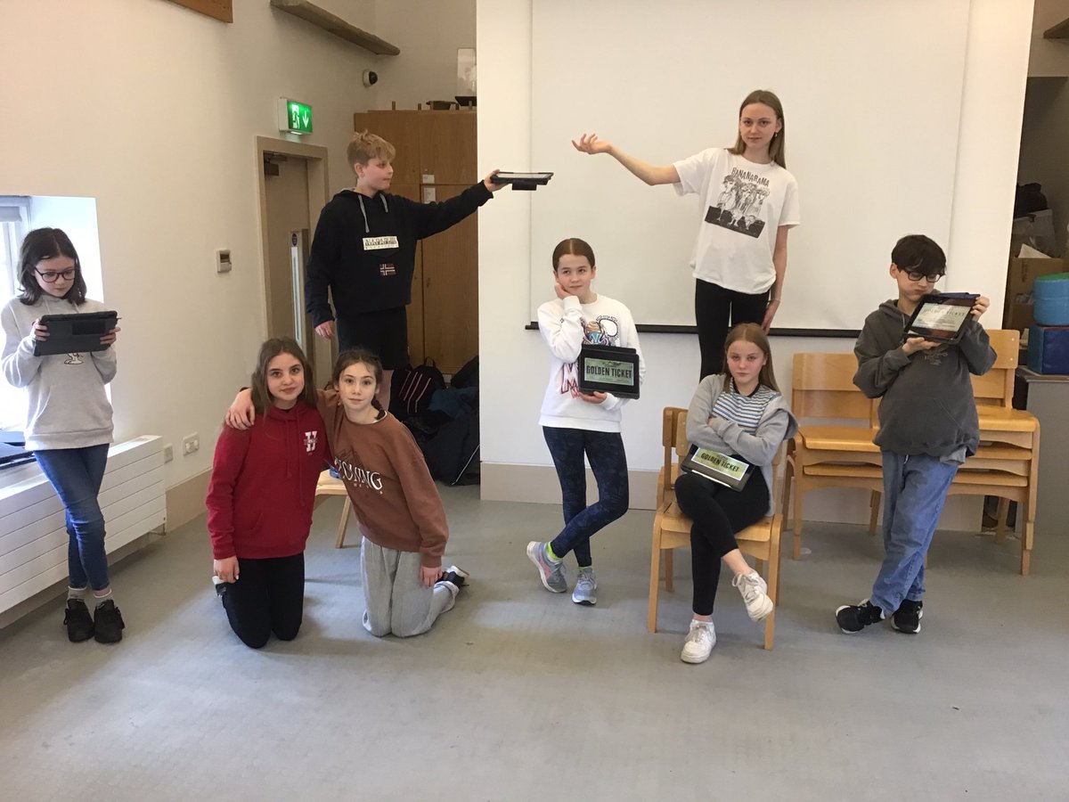 HGS_DRAMA's tweet photo. Fab day 1 @HarewoodHouse #PATrip We started workshops with our Drama group playing with location and character. Some fantastic work was showcased! @HarrogateGS @MusicHGS https://t.co/6laDzTE3Jw