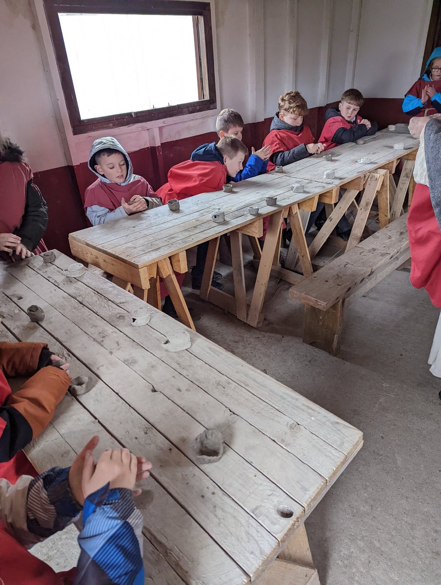 Class5DPS tweet media