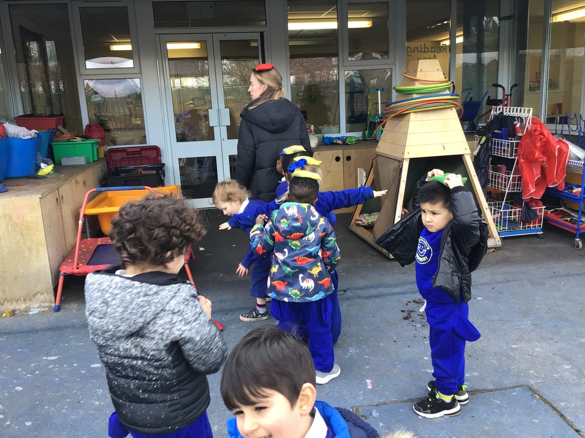 Nurserystm1's tweet photo. Practising our balancing skills outside. #STMeyfs #STMpl #STMpe https://t.co/3eTWonW5p3