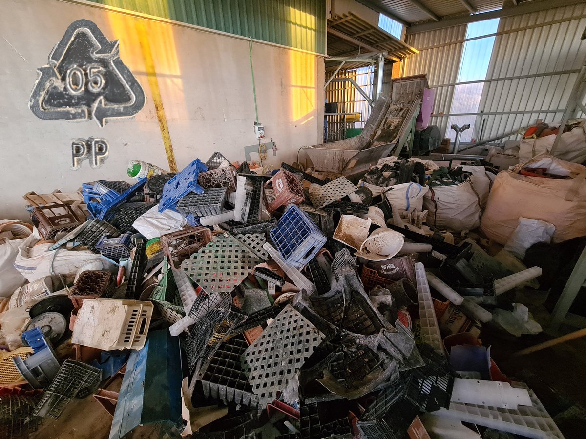 GyCResiduos's tweet photo. Reciclar no es sólo una acción, es la preservación del mundo y sus recursos. https://t.co/H32MIN9RGd