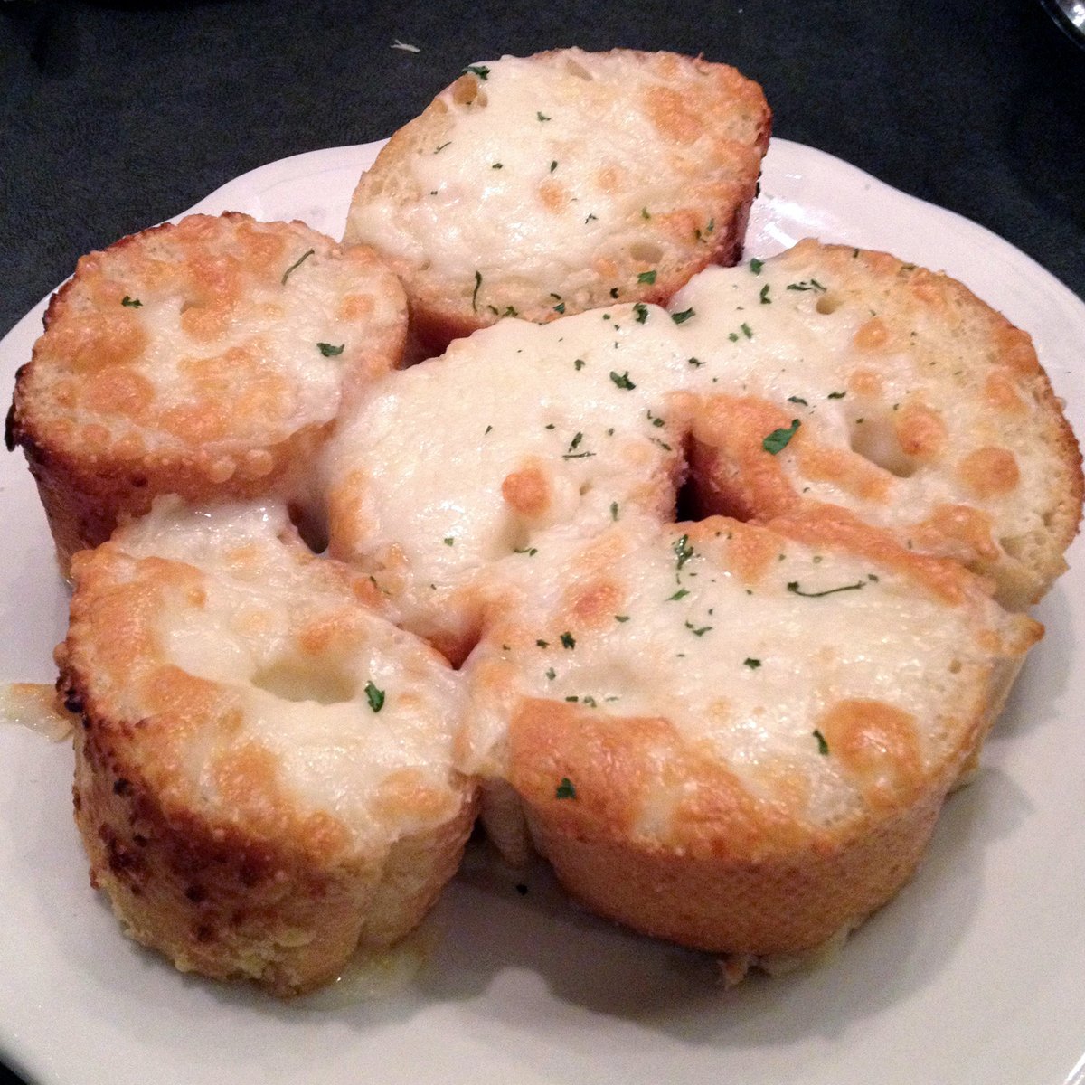 CunettoPasta's tweet photo. Closed Monday and Tuesday. Back on Wednesday at 4:45 pm with #Cunetto's famous #GarlicCheeseBread. Plan accordingly! https://t.co/pNfmoSQ1sS