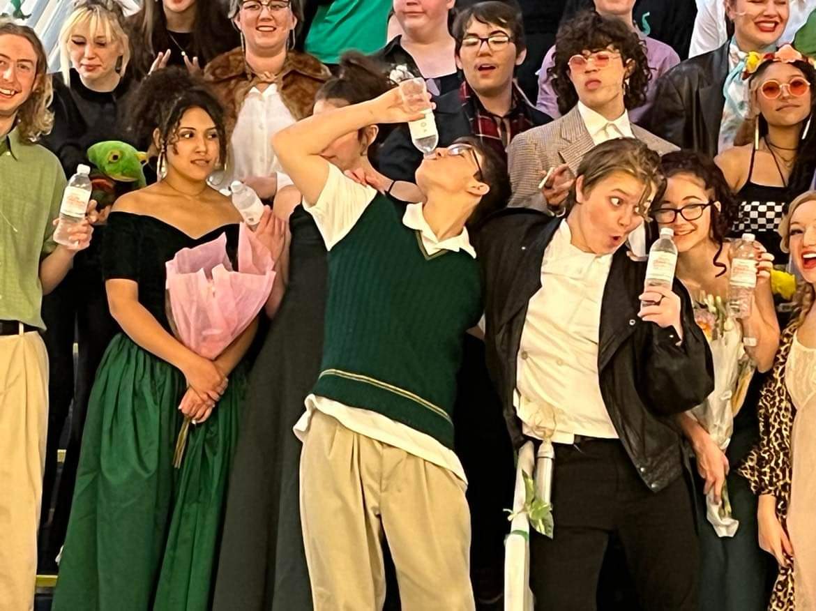 Can't believe its over its been so much fun to bee with my friends the past few months and performing one last time with some of them I love them all like family but it's time to call it a wrap
Photo credit to Dana Gaetjen for the pictures on the stairs