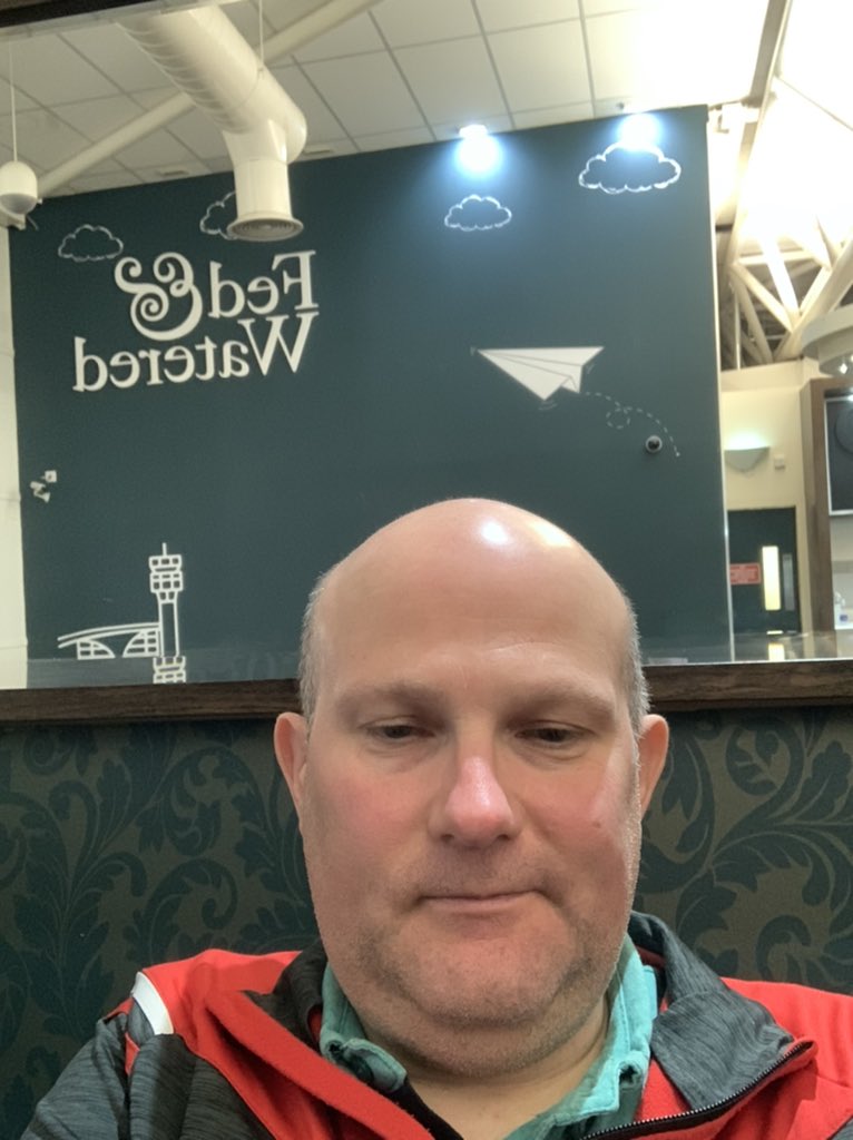 PaulSceeny_AdEd's tweet photo. Quick airport selfie on my way to #TSC22.
Will be good to see #MathsEnglish people IRL in Leicester tomorrow! https://t.co/nZWDDjjpgg