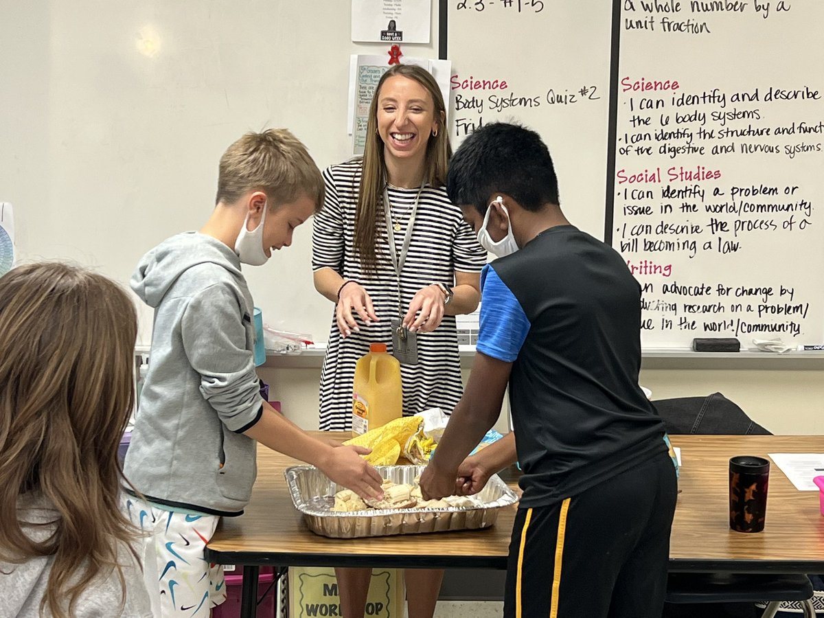 TeacherMidkiff's tweet photo. Exploring the digestive system today in Body Systems #5thgrade @teachinwithmsk @MarvinESNC https://t.co/WwOFznfgE7