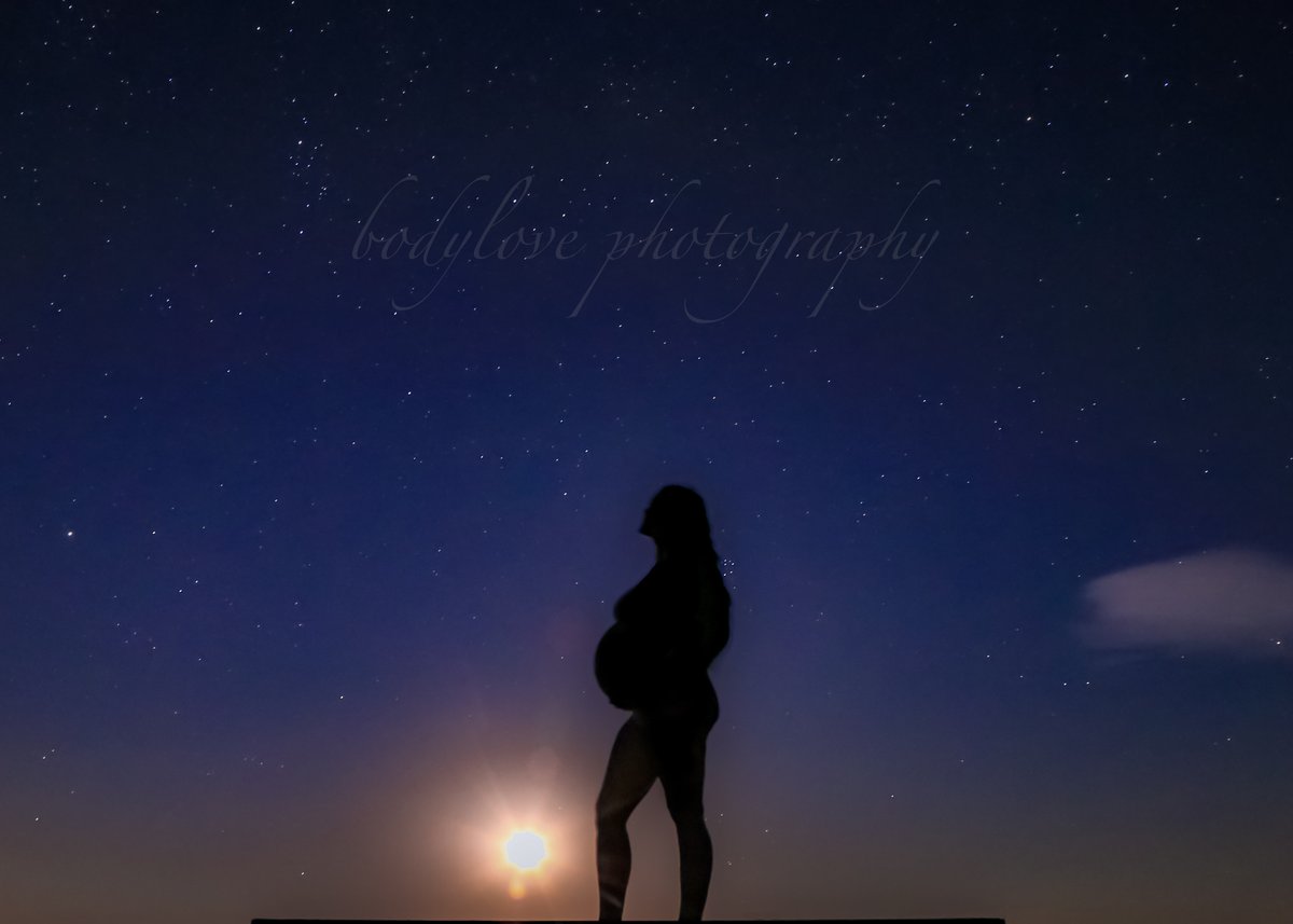bodylovephotog's tweet photo. #bodylove #moon #bodylovephotography #moonphotography #maternityshoot #maternityphotography #maternityportrait #maternityshootunderthemoon #bumpphotography https://t.co/FJb56aEvH9