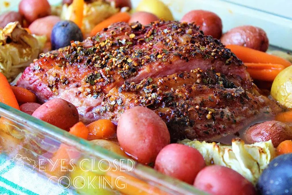 🍀 It’s that time of year again! 🍀 Learn how to make Oven Baked Corned Beef just in time for St. Patrick’s Day! 🍀 Recipe: eyesclosedcooking.com/blog/oven-bake…
_ _ _
#cornedbeef #StPatricksDay #eyesclosedcooking