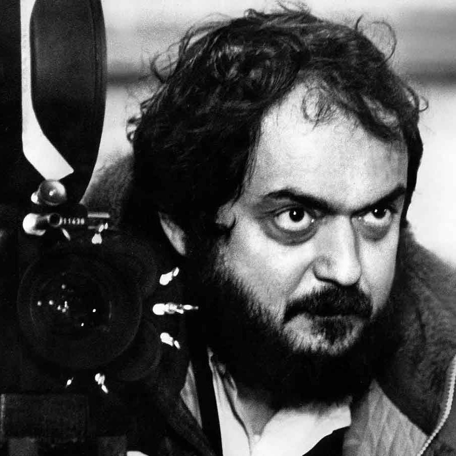 BPECuenca's tweet photo. #TalDíaComoHoy de 1999 fallecía #StanleyKubrick, cineasta 🇺🇸 nacionalizado 🇬🇧. Creador de 🎬 como #Espartaco, #Lolita, #LaNaranjaMecánica o #ElResplandor, basadas en las novelas de #HowardFast, #Nabokov, #AnthonyBurgess y #StephenKing, respectivamente. #EnLaBiblioteca 📚📽️ https://t.co/Voksl3DveQ