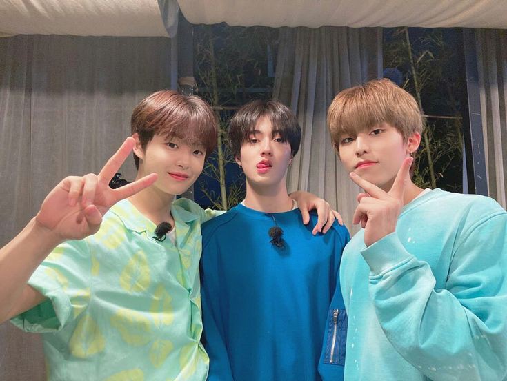 𝐕𝐢𝐤𝐚 ¡! ❞ balik bentar tweet media