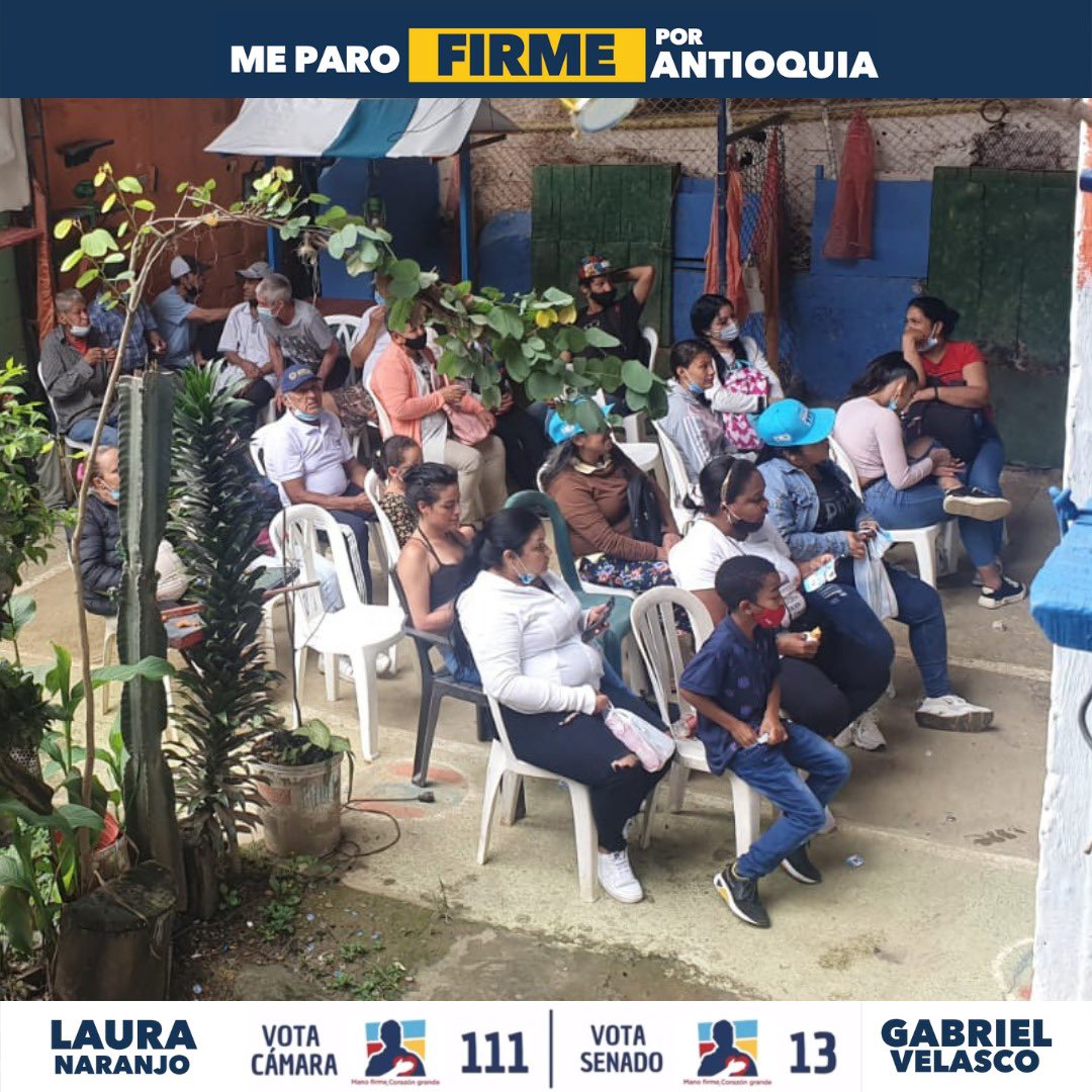 gabrieljvelasco's tweet photo. Junto a mi fórmula a la Cámara por Antioquia @lauranaranjo111, una joven emprendedora que lucha por su región, seguimos en diálogo con la comunidad compartiendo nuestras propuestas.

Gracias a la comunidad del Barrio Jerónimo Luis Tejelo, sector Castilla por el apoyo. #Senado13🇨🇴 https://t.co/ex5ldIpNpw