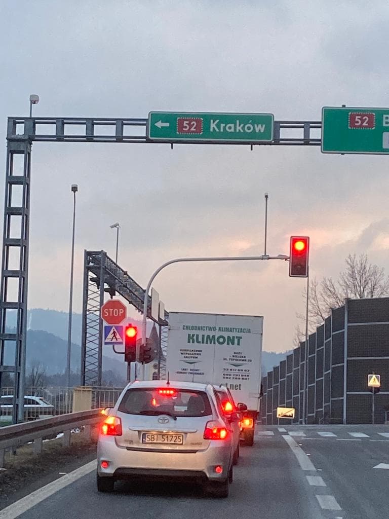 SMariesdelaMer's tweet photo. UKRAINE / AIDE SAINTOISE
Le convoi est à quelques km de la frontière. Merci à tous particulièrement Anna Mitnochuk et l'ent. Blanche Camargue. La Ville vous informera de l'arrivée du convoi mené par Jean-Paul Pieri et l'adjointe à la Santé, Françoise Favier @LaProvenceArles https://t.co/2AWbD4jjS1