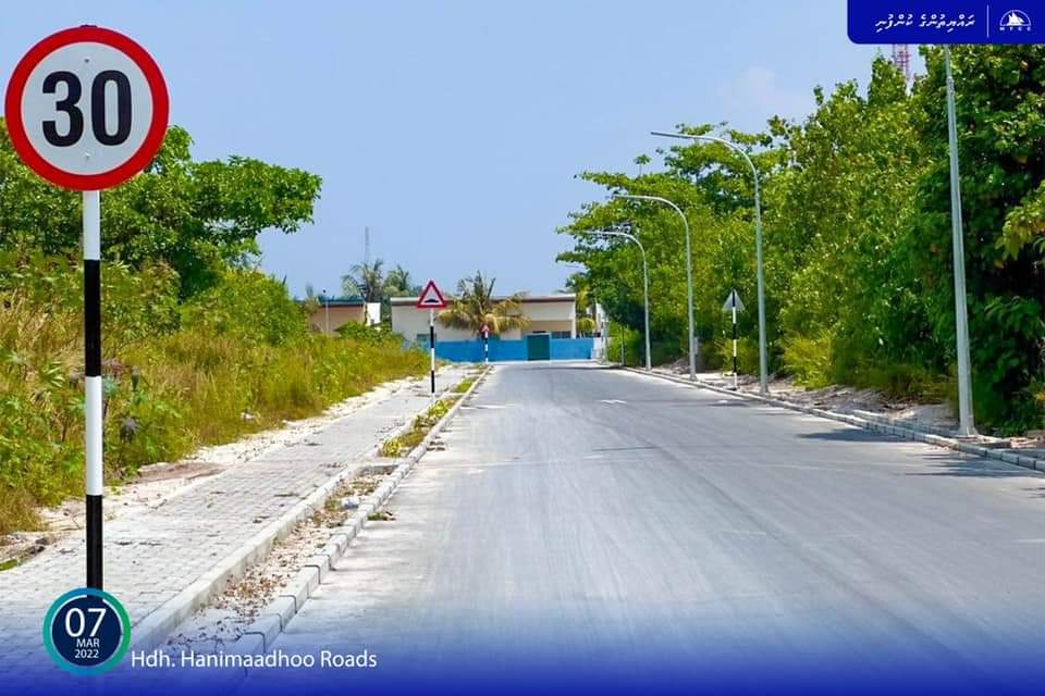 iburahimali's tweet image. ހދ. ހަނިމާދޫ މަގުހެދުމުގެ މަޝްރޫޢުގެ މަސައްކަތުގެ 93 އިންސައްތަ މިހާރުވަނީ ނިމިފައި. ސަބްބޭސް،ސަބްގްރޭޑް، ތާރުއެޅުން އަދި ހިނގާ ސަރަހައްދުގެ މަސައްކަތްވަނީ ފުރިހަމަކުރެވިފައި. މަގުބައްތި ހަރުކުރުމާއި މަގުމަތީ ނިޝާން ހަރުކުރުމުގެ މަސައްކަތް ދަނީ މިހާރު ކުރެވެމުން.
#ongoingprojects