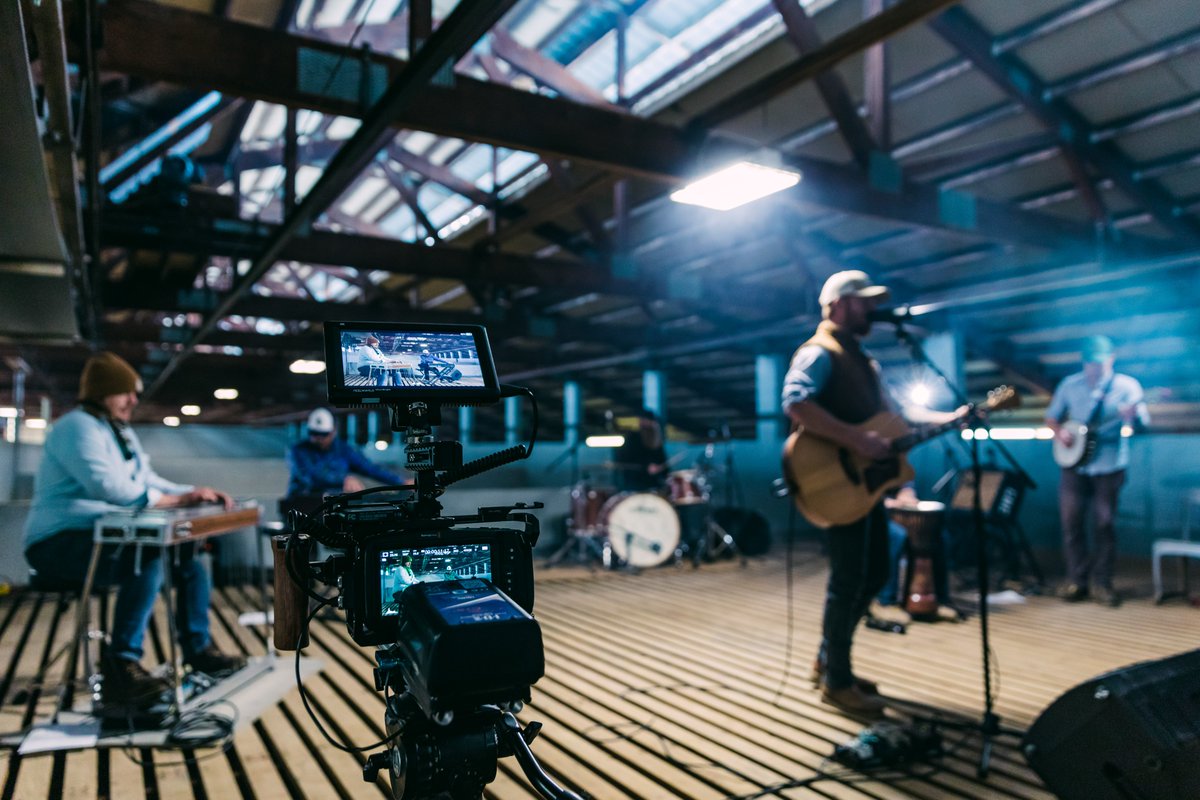 YakimaChief's tweet photo. Check out the behind the scenes pictures of "Ballad of Fort Road" by @CBandtheCROOKS, which was recorded in a hop kiln at Carpenter Ranches and learn more about the story behind the song directly from the songwriter, the Carpenter family, and the YCH team: https://t.co/MKcxujn82b https://t.co/cz9G4jUcod