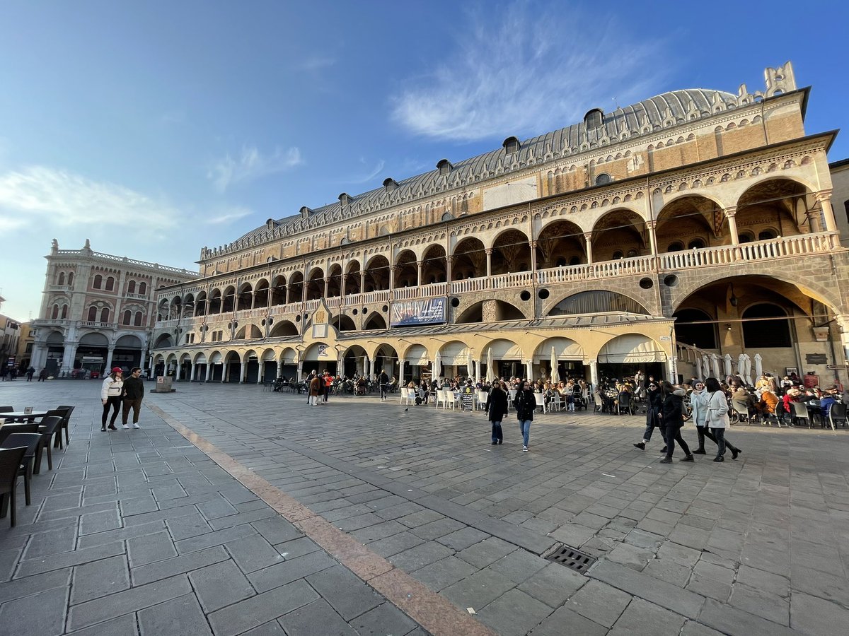 Luigi_Tarzia's tweet photo. #Padova Palazzo della Ragione. @TurismoVeneto @comunepadova @nostrapadova @padovamusei @PadovaPh https://t.co/qpHAJ9NVjo