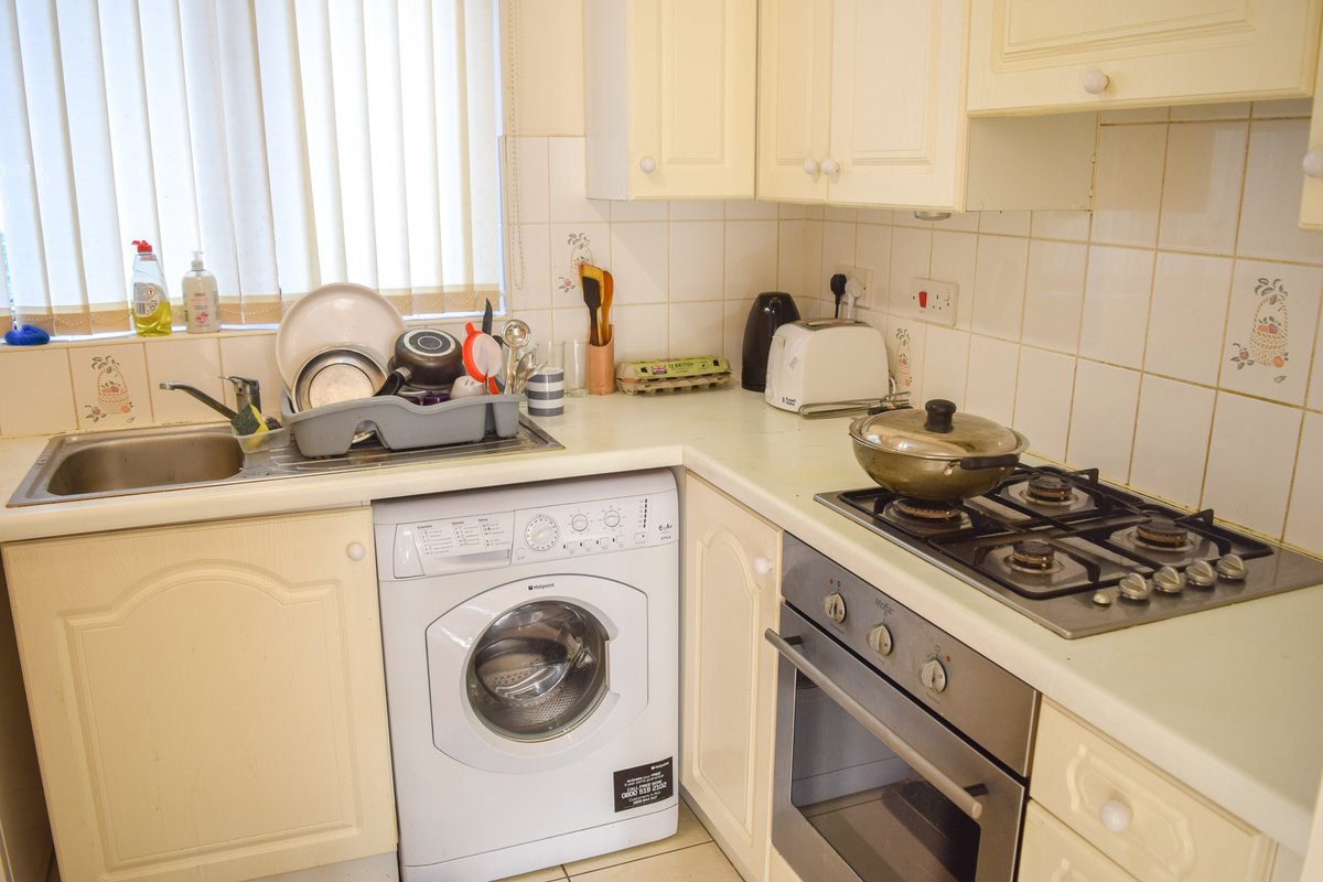 ssestateagents's tweet photo. TO LET, KIDLINGTON

** £950 PCM **

Available to rent unfurnished a ground floor 1 bedroom flat located in Kidlington. 

Available February 2022 - Viewing by Appointment Only 🧡

Click on the link in the comments below for further info.

#mondaythoughts #HomeSweetHome 🏠 https://t.co/vVxYJUAIht