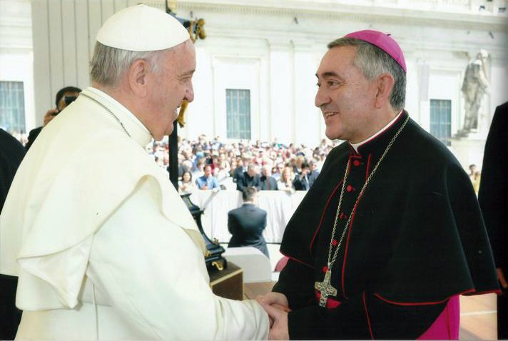 Monseñor Héctor Vargas Bastidas y Francisco