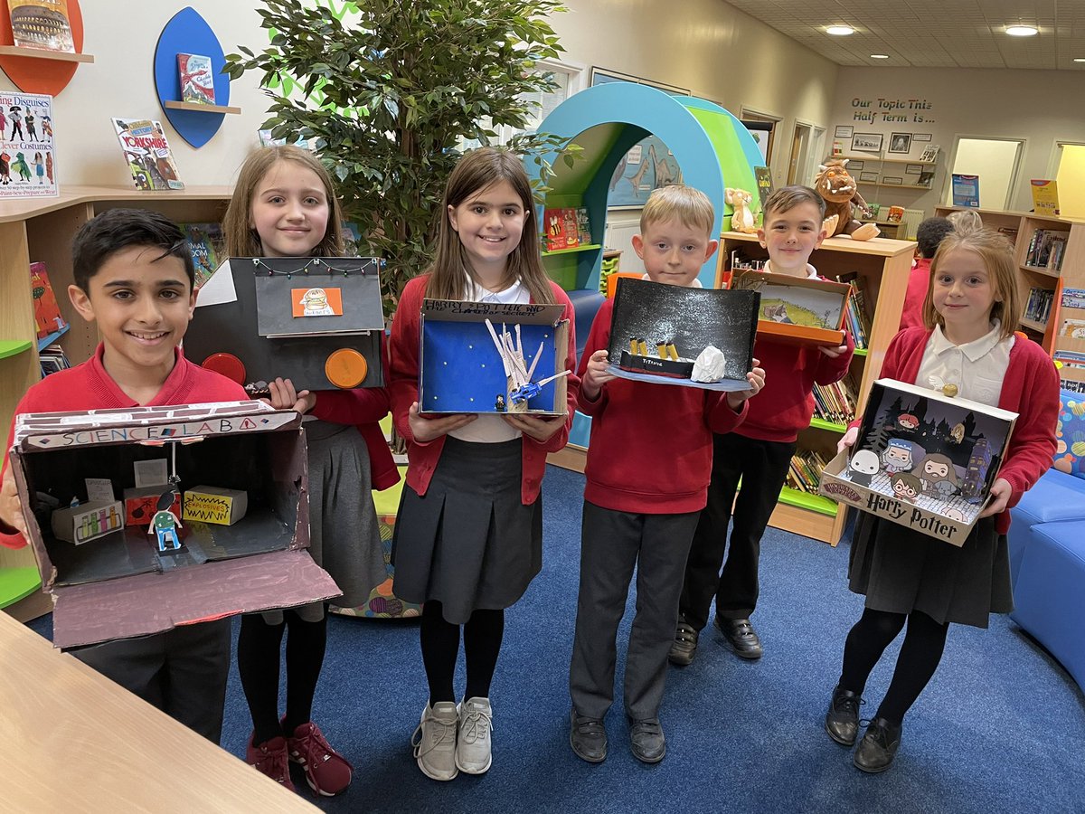 MISS__BROWN17's tweet photo. 5B book in boxes for our #noscreenchallenge Well done guys and girls! #5B https://t.co/C4D19fZutL