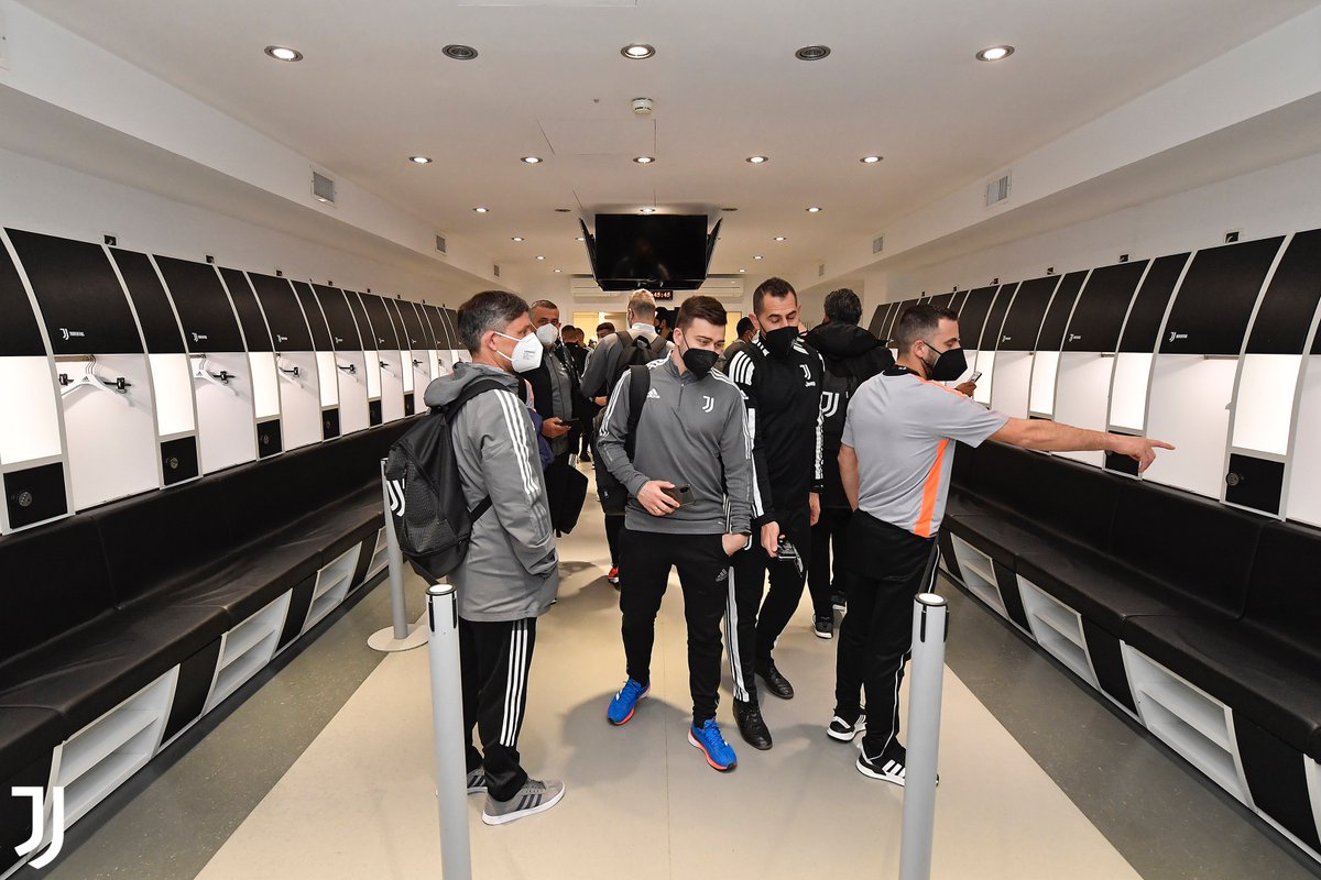 juventusfc's tweet photo. Bentornati allo Juventus Academy Coaches Clinic!

Dopo due anni è ripartito l’appuntamento dedicato ai tecnici delle #JuventusAcademy in tutto il mondo 🙌🏻

L'evento ➡️ https://t.co/2iQBF7p2zX https://t.co/RcHhZGmTfc