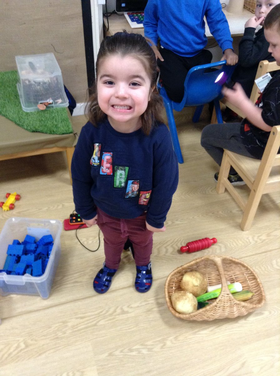 FlanshawJIN's tweet photo. Last week Nursery have enjoyed yoga, kickboxing, meeting a guide dog, touching animals and riding their scooters. On Friday they expressed themselves by choosing what clothes to wear. They have been learning how to keep their bodies healthy and been Active Ants. #successinmind https://t.co/viMIu6YhyB