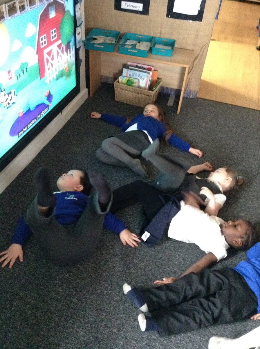FlanshawJIN's tweet photo. Last week Nursery have enjoyed yoga, kickboxing, meeting a guide dog, touching animals and riding their scooters. On Friday they expressed themselves by choosing what clothes to wear. They have been learning how to keep their bodies healthy and been Active Ants. #successinmind https://t.co/viMIu6YhyB