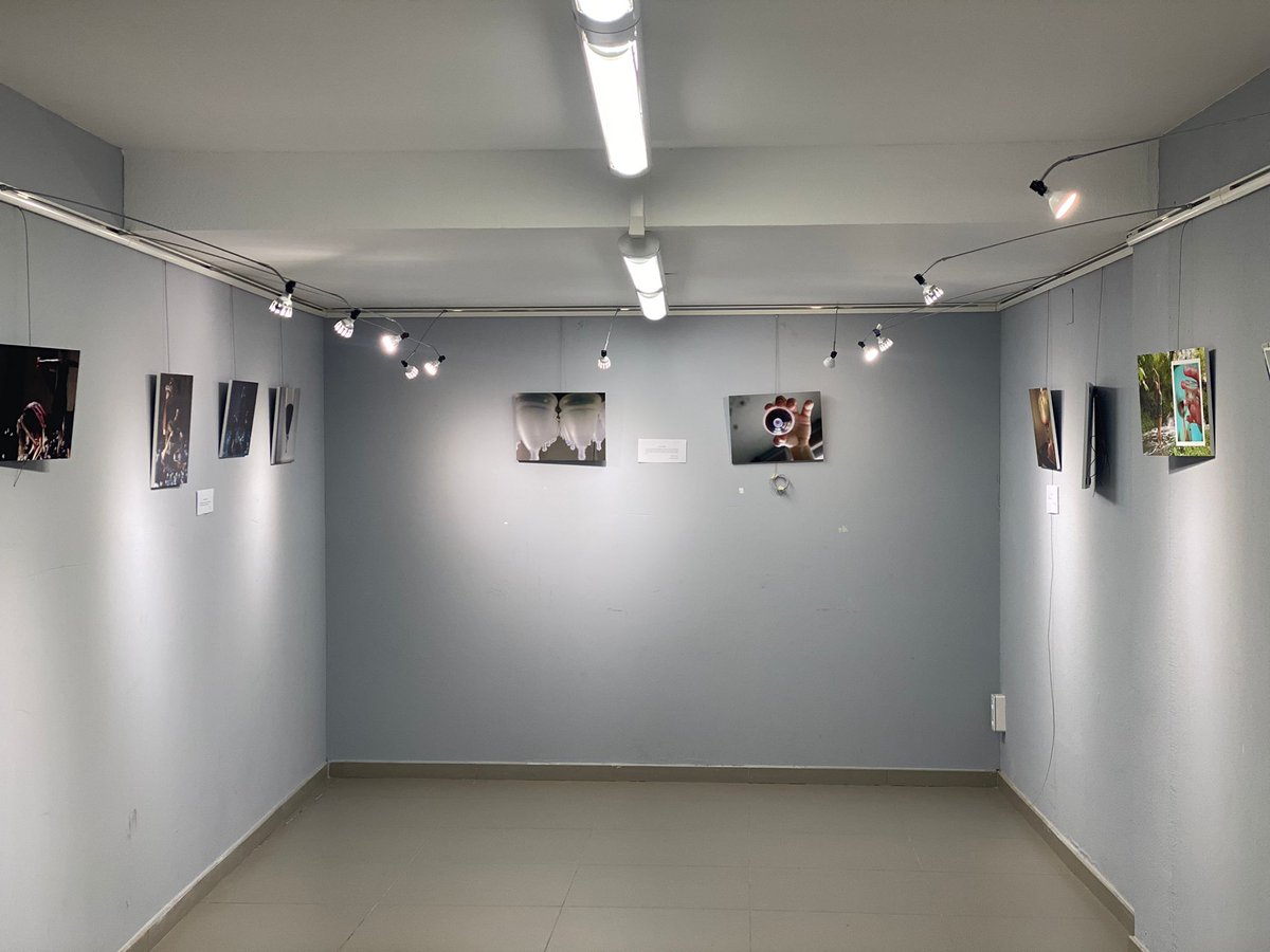 HoPierola's tweet photo. Ja es pot veure l'exposició #menstruart a la Sala Batista, cada tarda de 17.00 a 20.00. Una mostra fotogràfica i artística que trenca el tabú de la menstruació en el marc del programa especial del #8M2022 📸🔴 #acciósocial #ElsHostaletsdePierola https://t.co/vac6moy1gy