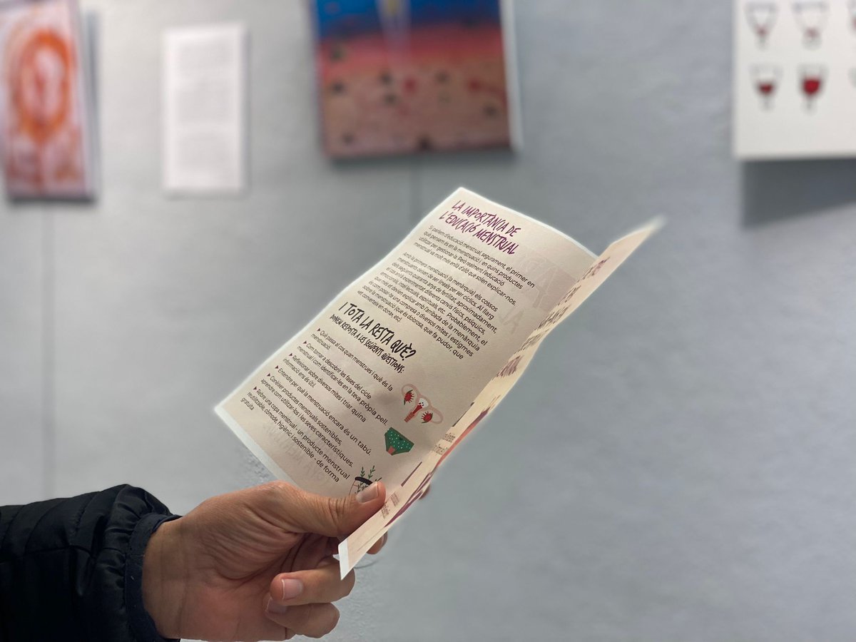 HoPierola's tweet photo. Ja es pot veure l'exposició #menstruart a la Sala Batista, cada tarda de 17.00 a 20.00. Una mostra fotogràfica i artística que trenca el tabú de la menstruació en el marc del programa especial del #8M2022 📸🔴 #acciósocial #ElsHostaletsdePierola https://t.co/vac6moy1gy