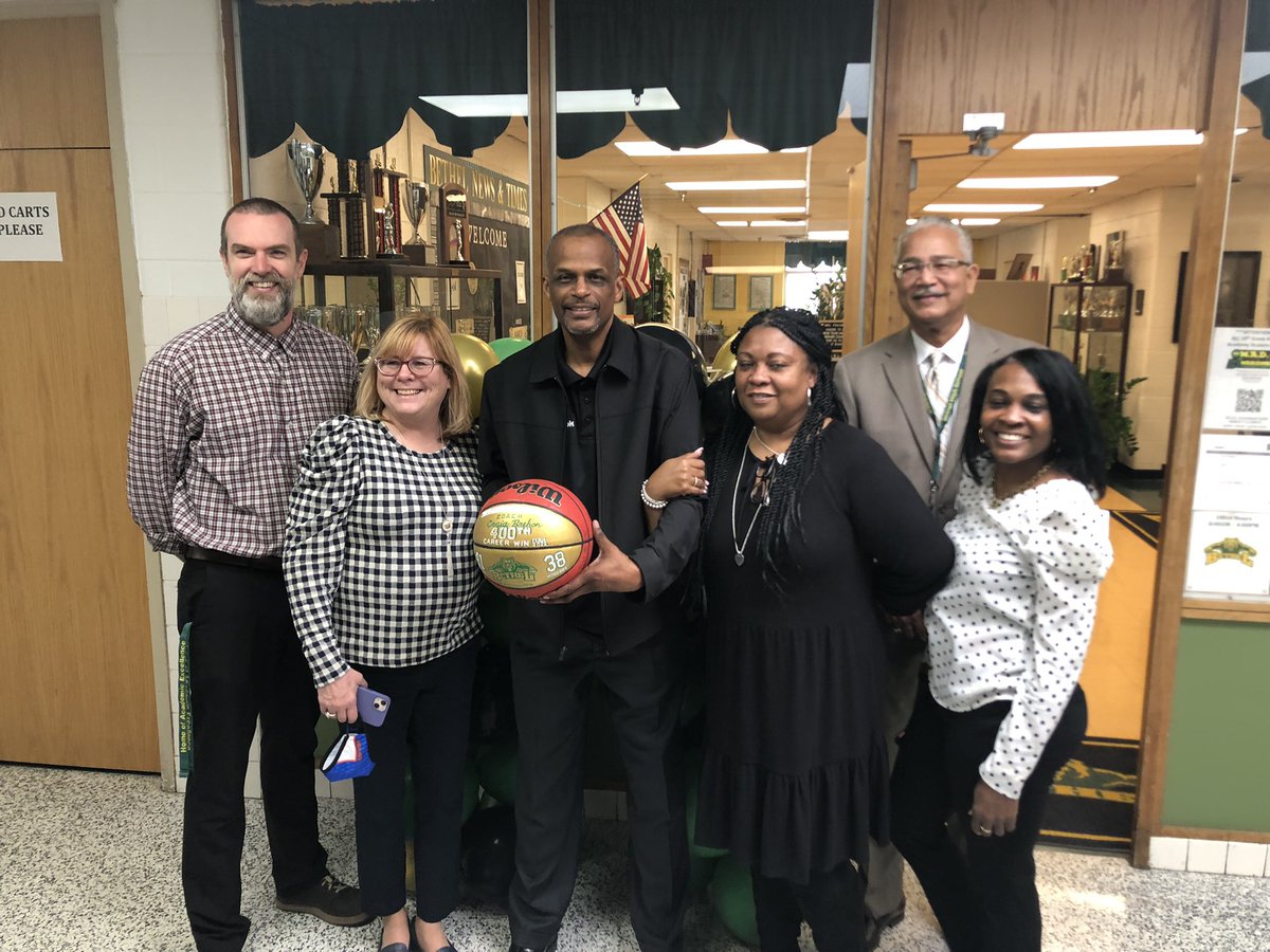 BHSsports18's tweet photo. Congratulations again Coach Brehon on reaching 400 VARSITY wins!! #1067 #757Finest @BHSMBB https://t.co/s80OwRXuCu