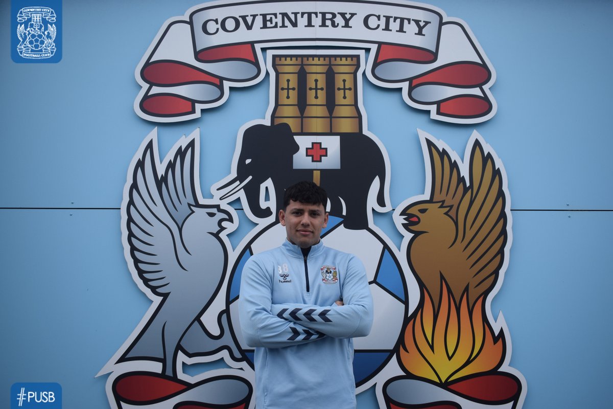 Coventry_City's tweet photo. 𝗛𝗔𝗠𝗘𝗥 𝗔𝗚𝗥𝗘𝗘𝗦 𝗡𝗘𝗪 𝗗𝗘𝗔𝗟! 🤩

We are delighted to confirm that midfielder Gustavo Hamer has agreed a new contract with the Sky Blues! #PUSB

➡ https://t.co/CQwXkbt1Rn https://t.co/itMiEfeqgU