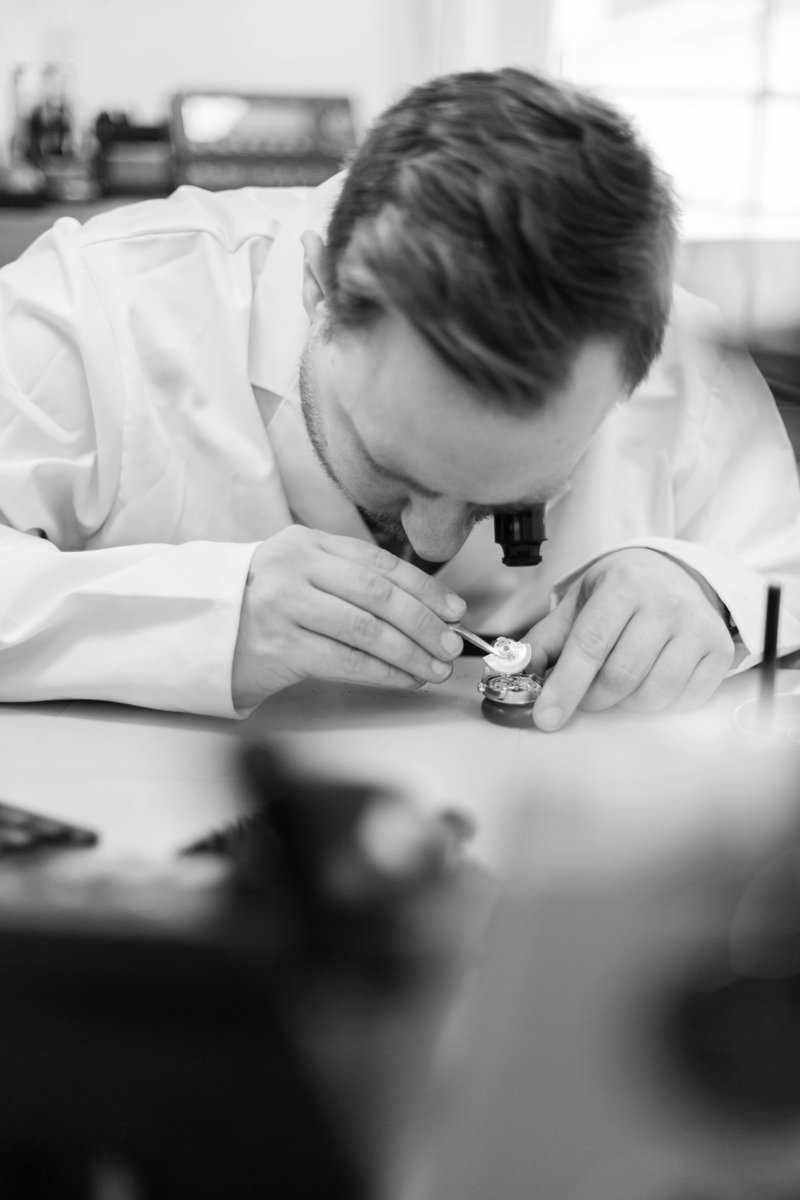 MandCoJewellers's tweet photo. If you need a watch repair or perhaps some advice then we can always help. Call in, call us on 01242 522821, or email info@martin-and-co.com  

#watchrepairs #watchservicing #cheltenhamjewellers https://t.co/E2XnE5XVxN
