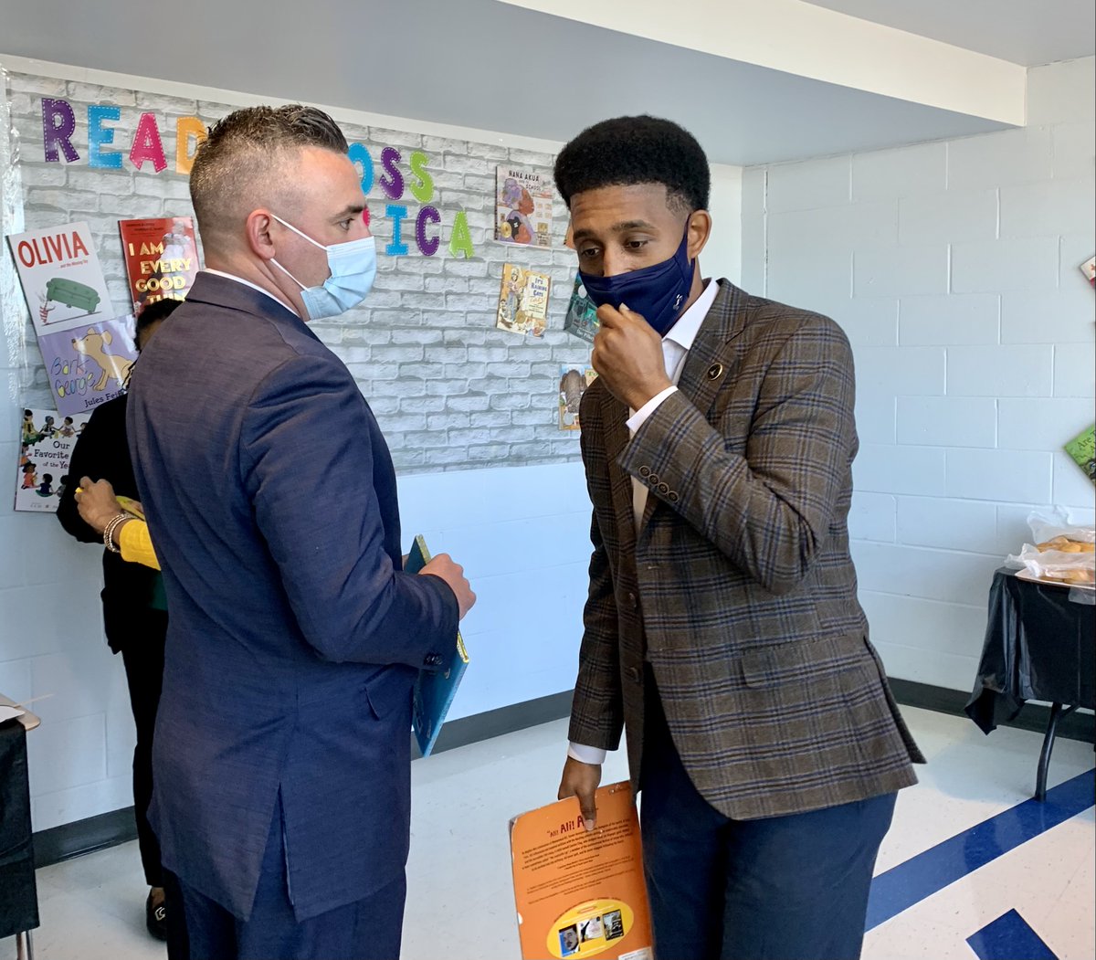 Mayor Day and Mayor Brandon Scott joined
forces for the last day of Read Across America Week at
Baltimore's Leigth Walk Elementary and Middle School
on Friday! We can't imagine a better way to wrap up
the week. Thank you for having us, <a href="/MayorBMScott/">Brandon M. Scott</a>!