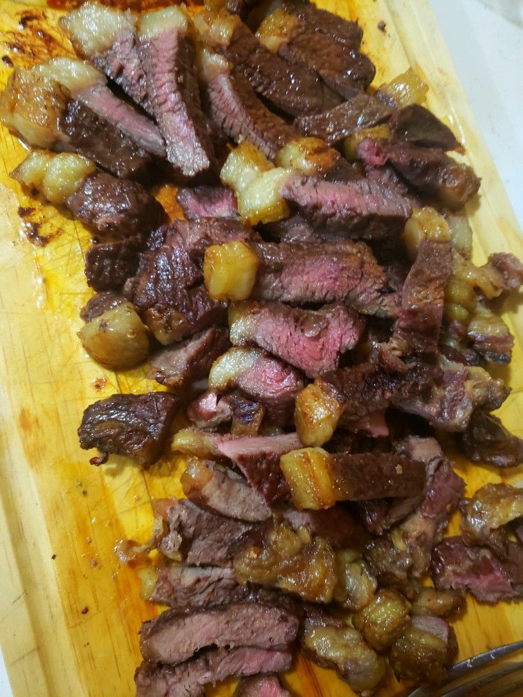 food_porn17's tweet photo. farofinha ou vinagret para acompanhar? você só pode escolher um https://t.co/jaxWOLzG0r