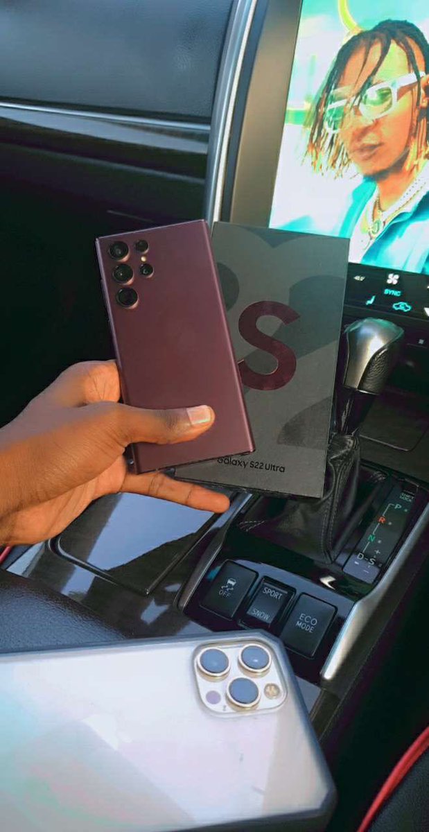 Theguy_Spencer's tweet photo. Got my Galaxy S22 Ultra from @ThePhoneBox26 You too can grab yours and experience the best android has to offer https://t.co/xieRTxcXXE