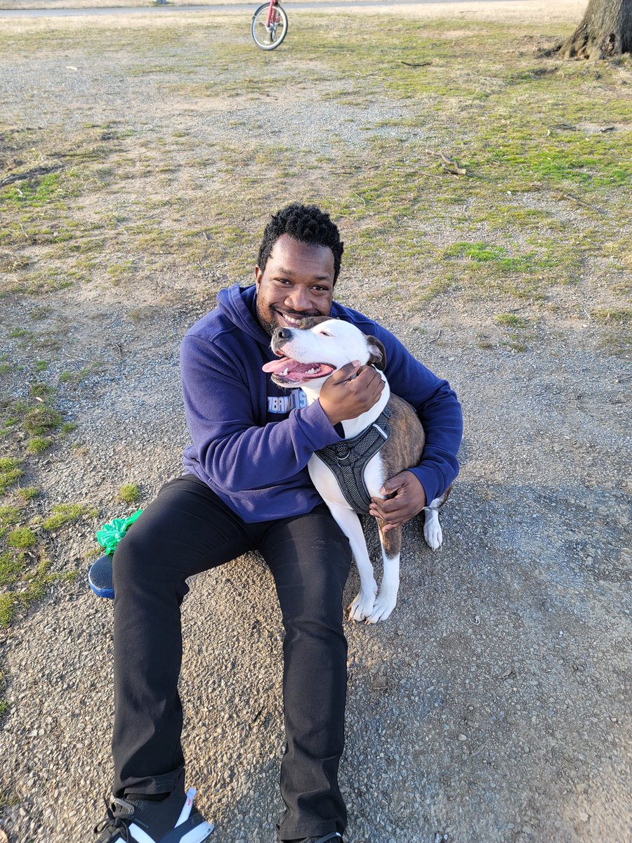 DavidIfill2's tweet photo. Me and my buddy went on a nice bike ride this weekend in the DC on a bike trail near RFK Stadium. I had to get Ricco to do more cardio, the vet said he needed more exercise. Ricco loved it 😍 Look at that precious face. #dogdad #ricco #himcute #cylcing #PITBULL https://t.co/vyz8NSX4NT