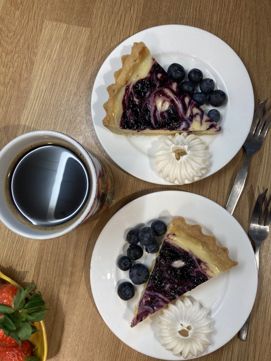 The Village Cakery Surrey tweet media