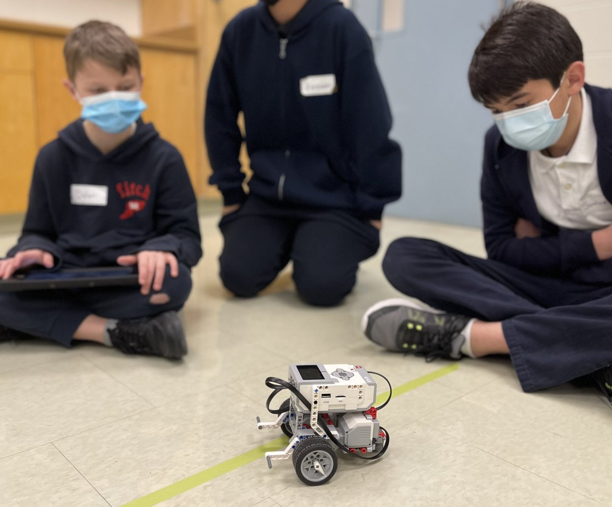 JP_Perri's tweet photo. My Gr 7 Ss used the design and thinking process to create and code a motor vehicle with the purpose of exploring innovative ways to enhance accessibility. What a great Pilot in preparation for the STREAM Centre Grand Opening! @StStephenCES @YCDSB @STREAM_ycdsb @DomenicScuglia https://t.co/E5QfZVxOPS