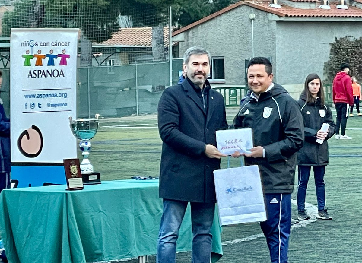 aspanoa's tweet photo. Esta Cincomarzada se ha celebrado la sexta edición del Memorial Óscar Lou, un niño de Aspanoa que amaba el fútbol y jugaba en el @stcasablancazgz 💙

No hay mejor forma de recodarlo que con este torneo, en el que la recaudación se destina a la investigación del cáncer infantil 👏 https://t.co/nmIUegD3aD