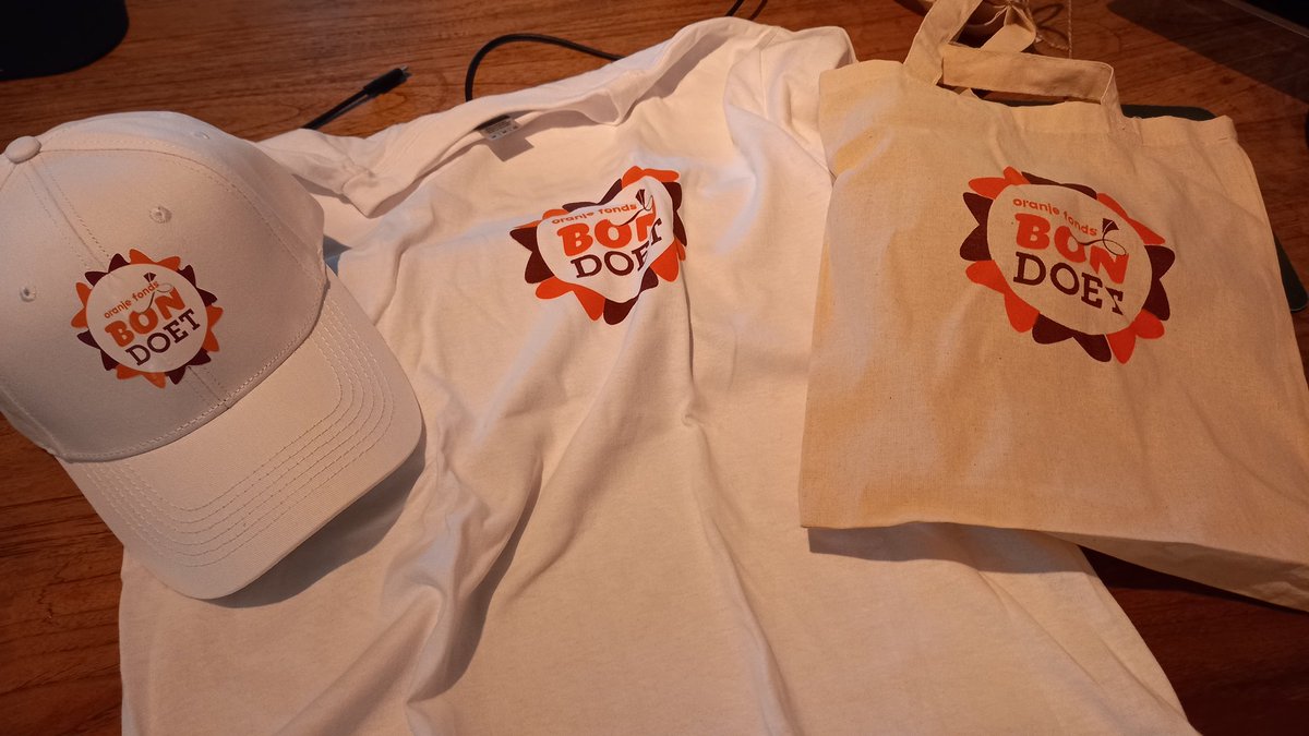 Yamapama's tweet photo. Onze #BonDoet swag is binnen!
#vrijwilligerswerk #bonaire https://t.co/XO8hBskVj8