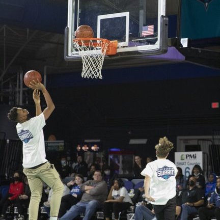 YMCAGreensboro's tweet photo. Y Night with the @GreensboroSwarm was full of fun! Thanks to our community, we raised more than $3,000! The funds raised through the auction and game will support our annual campaign.🙌

➡️Read more about this incredible evening: https://t.co/XvVRlWQ7Si https://t.co/ODsd9eLTnQ