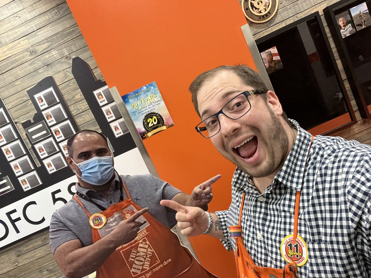 When you get a life size photo of <a href="/YoankyH/">Yoanky Hernandez</a>  celebrating his 20th anniversary! #cheersto20 Your almost legal! <a href="/jenny_helme/">Jenny Helme</a> @DanielleDolina @cmldonahue <a href="/_ian_phelps/">Ian Phelps</a> <a href="/IBKB8/">KB5831</a> <a href="/Mcgalec99/">Kelly Schnatter</a>