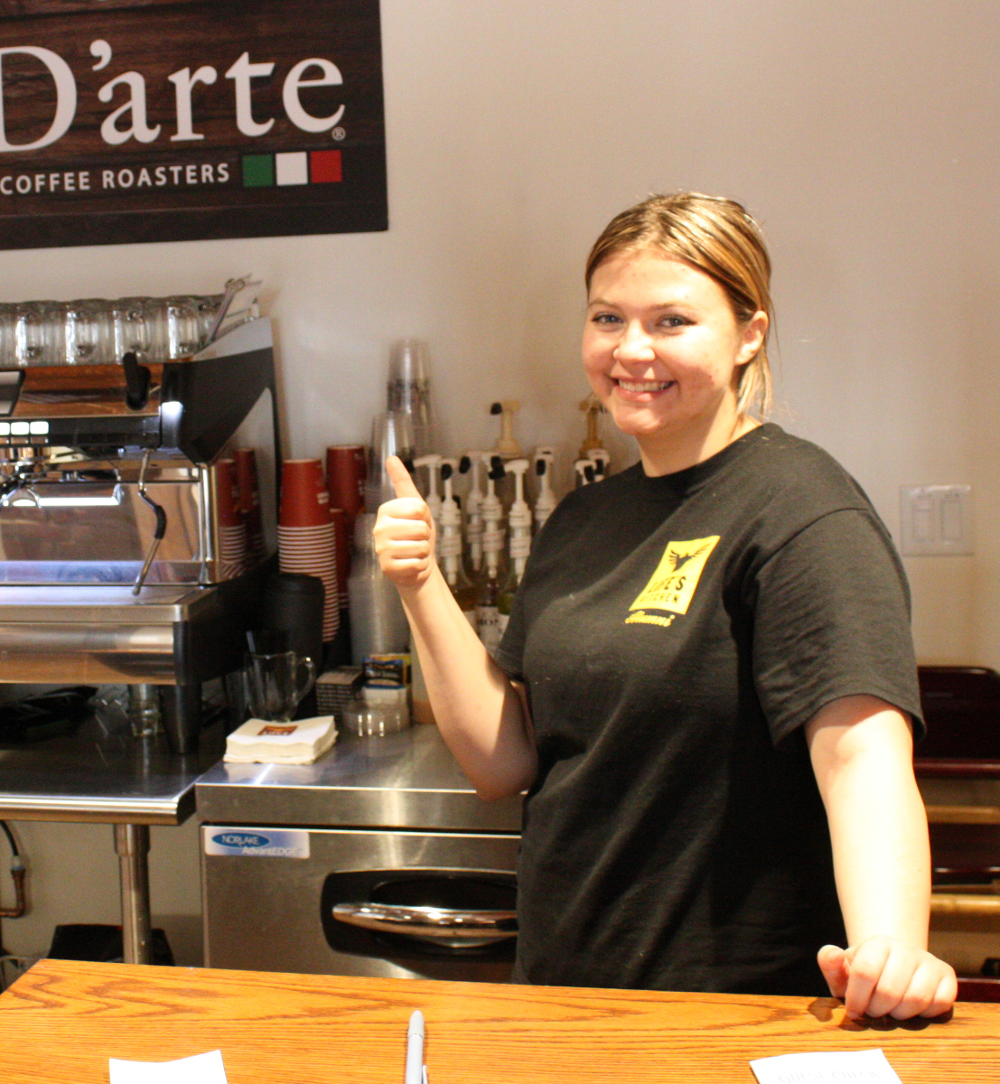 LifesKitchen's tweet image. Alumni Kaitlyn is filling in for Front of House at #LifesKitchen today! Visit us &amp;amp; say hello!  We transform the lives of at-risk young adults! #servingsecondchances #solutionsthatmatter bit.ly/3z4ulSM