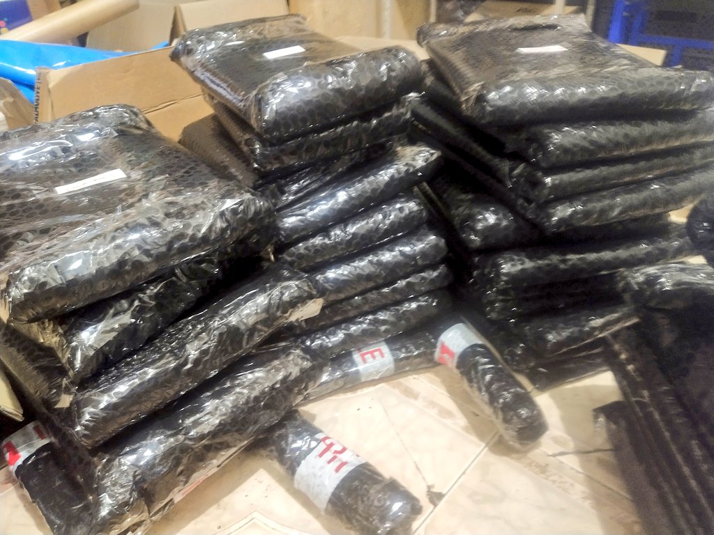 KStanShopPH's tweet photo. #KStanShopUpdates
Done packing approx 50 parcels only for SM SG Tingi😅 di nemen masaket sa likod hhahahaa chz pero yeey bukas sa enhypen at bts naman tayo magpack😊
Thankyou so much po💖
PS. If di nasasagot dms sorry puu huhu yung links (if sco) bef magend this week bibigay https://t.co/fchBrMxTG6