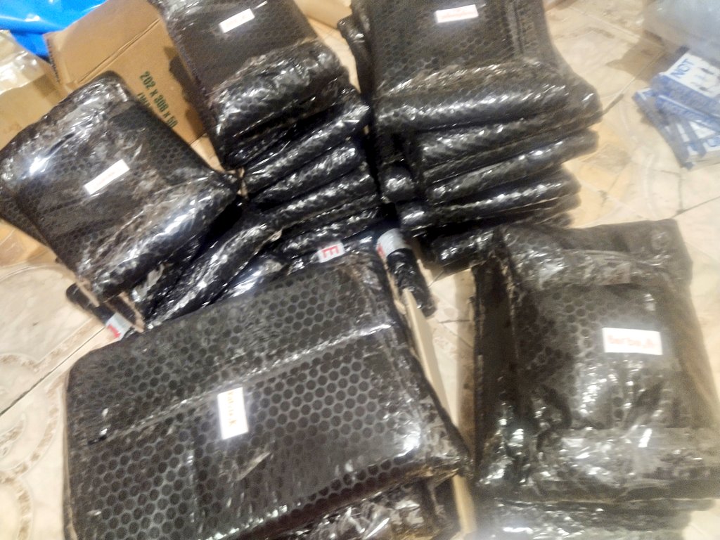 KStanShopPH's tweet photo. #KStanShopUpdates
Done packing approx 50 parcels only for SM SG Tingi😅 di nemen masaket sa likod hhahahaa chz pero yeey bukas sa enhypen at bts naman tayo magpack😊
Thankyou so much po💖
PS. If di nasasagot dms sorry puu huhu yung links (if sco) bef magend this week bibigay https://t.co/fchBrMxTG6