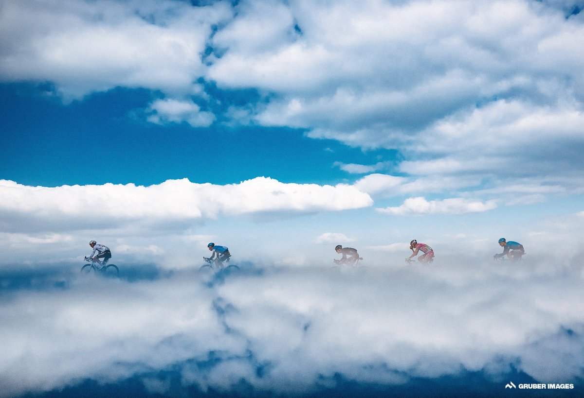 OutOfCycling's tweet photo. How is this photo even real? https://t.co/1rueIFAGc9