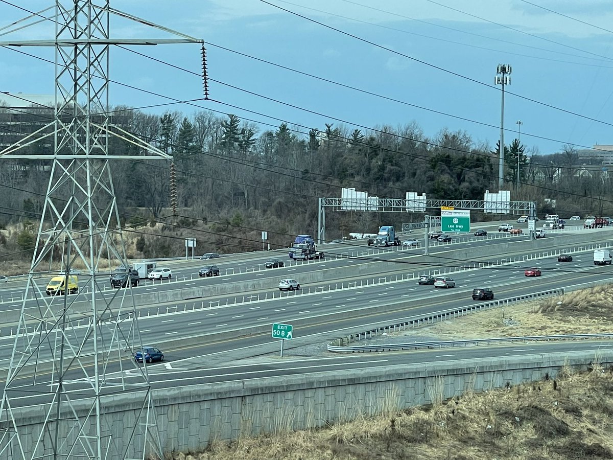 OmarAzimi6's tweet photo. Truck convoy passing on 495 South. View from Fairview Park. @nbcwashington @fox5dc @7NewsDC @wusa9 @WTOP https://t.co/mfdMDYoZ0n