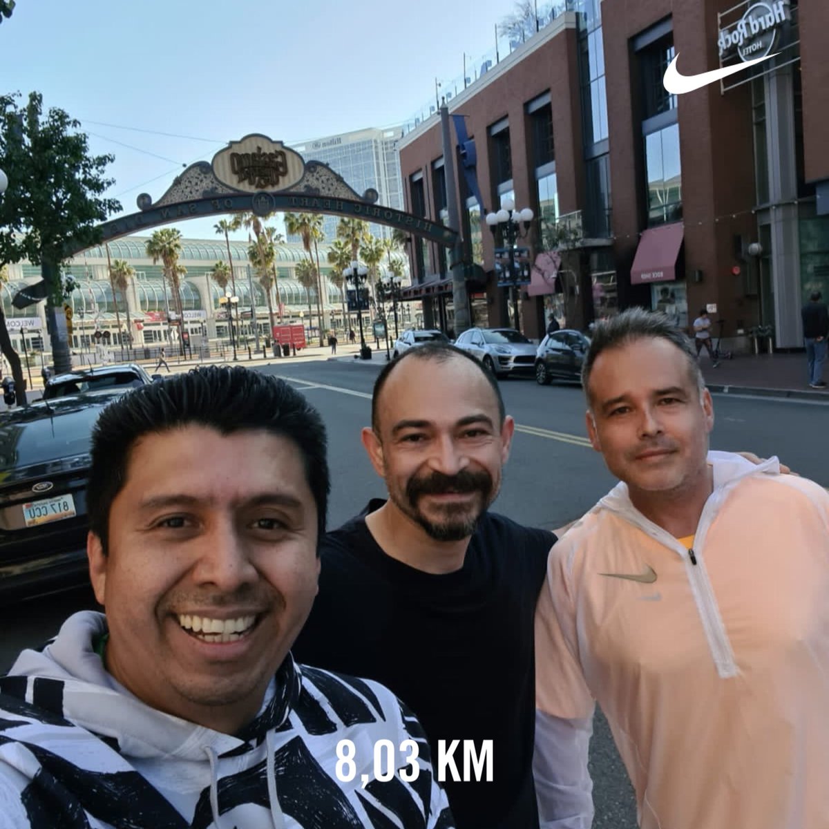 runningkidneys's tweet photo. #Run4Kidneys 🏃🏻‍♂️ before the start of #AKICRRT 2022 meeting starts with the #Nephrorunners #INNSZ team #850Challenge￼ 🎗 https://t.co/PXp7s6VAsm