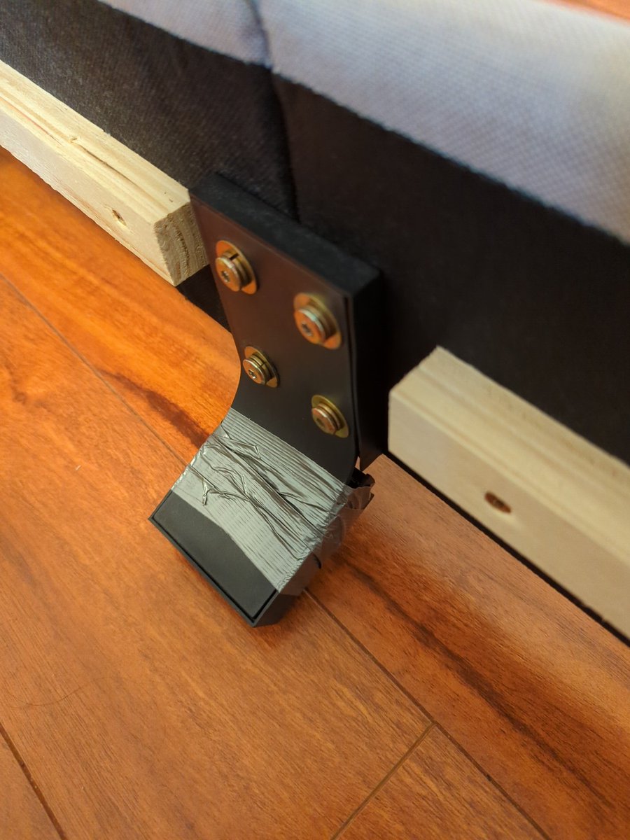 oscarodrigo's tweet photo. @Wayfair good quality ... Plastic ... Very disappointed https://t.co/oJwSM1S8NG