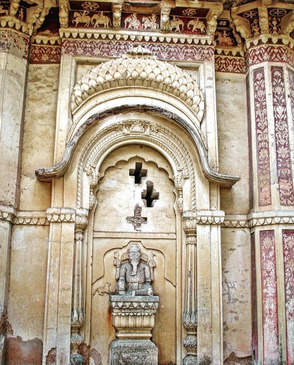 heritage_India1's tweet photo. Stucco Ganesha at the LAXMI TEMPLE at Orrcha
#SecretTemples 
#templeart #sculpture https://t.co/yHIKaBGe5I