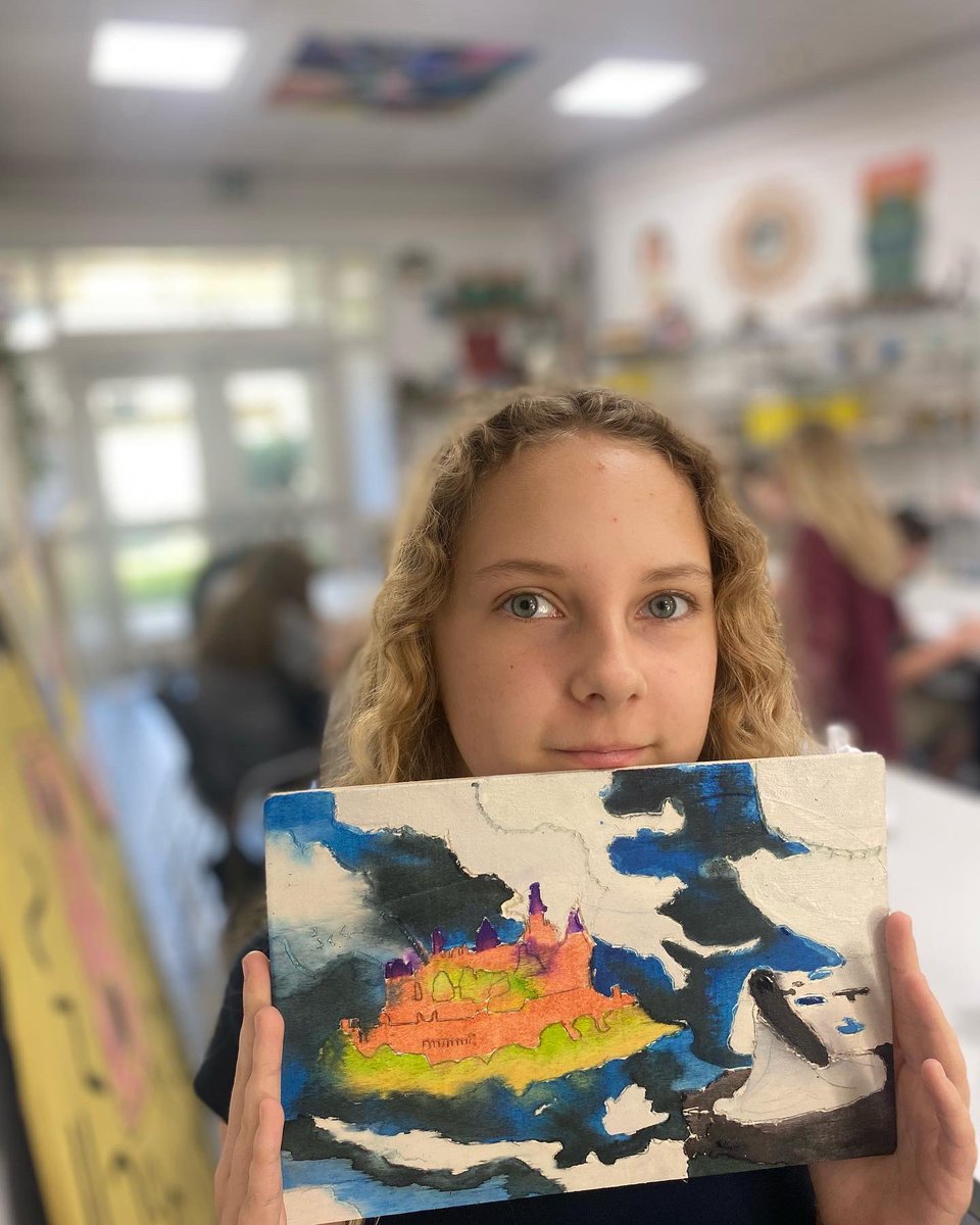 OakHallSchool's tweet photo. Painted shoes and carved castles in Mrs. Jones’ Middle School Art class! 🤩🎨👟🏰 https://t.co/j0hdwrZ1z3