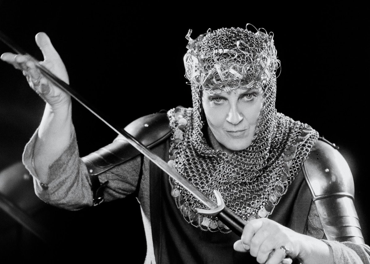 Horse McDonald tweet media