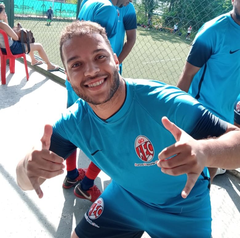 Auroraec_of's tweet photo. Felicidade de quem vai direto pras semifinais 🤣⚪🔵⚫
#AvanteAurora #AuroraEC #123Aurora #semjesusnãodápraserfeliz https://t.co/JhOlcgxM9B