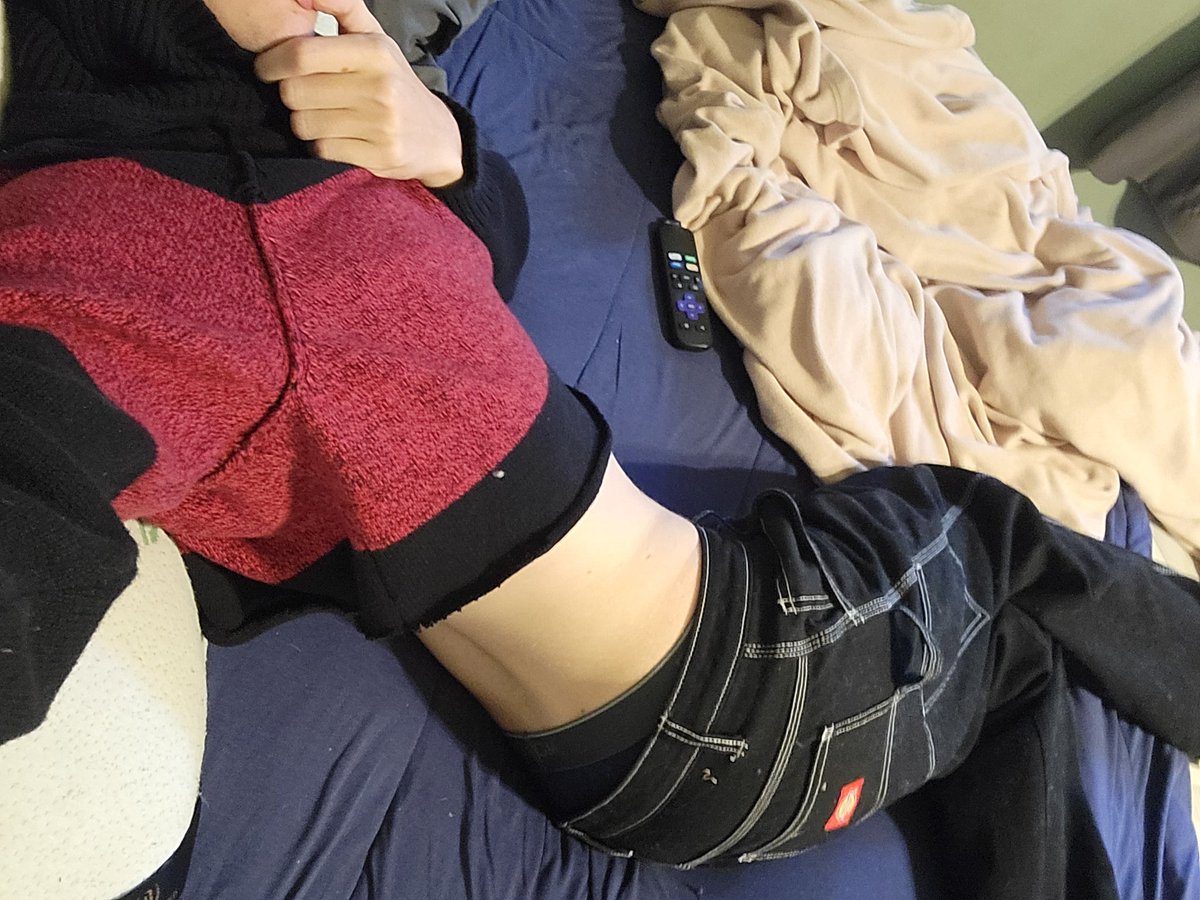 TheScarBoi's tweet photo. 𖤐hii Ada!
𖤐All pronouns she/they preferred
𖤐MAPS can F off
𖤐switch (domme+) pan-ase maybe agender 🤷‍♂️but I still want tits >_< 
𖤐soft and extreme kinks
𖤐dms: open but dick pics will cost yah $
𖤐like/rt to be moots <3
𖤐antifascist femboi           
𖤐just like nice peeps https://t.co/1SJYJkbxlu